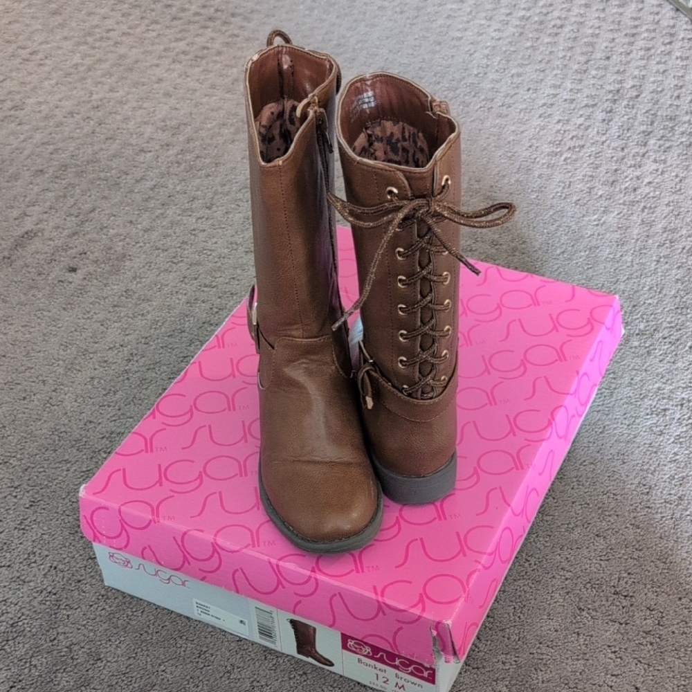 Sugar Brown Lace-Up Boots